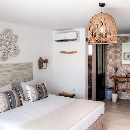 Finca Pura, Clothing Optional Guestrooms-3